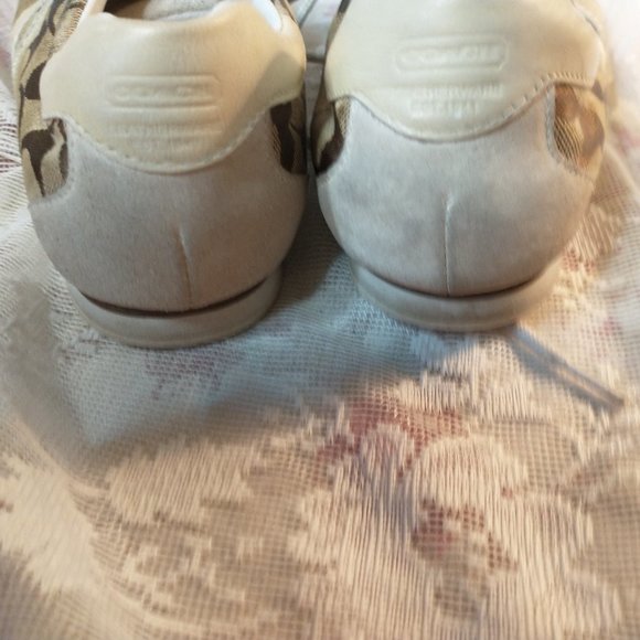 SALE...Coach Katelyn signature C tie up sneakers gold & cream sz 7W - Picture 4 of 5